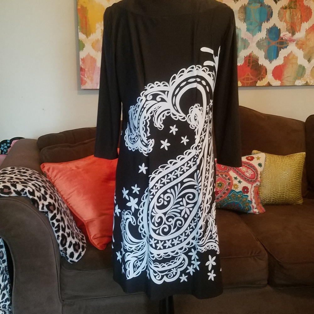 Dress - Picture 2 of 2